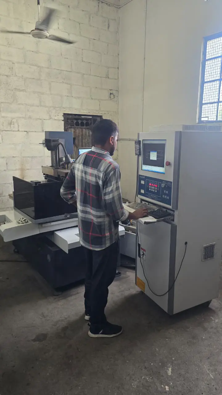 WIRECUT MACHINE